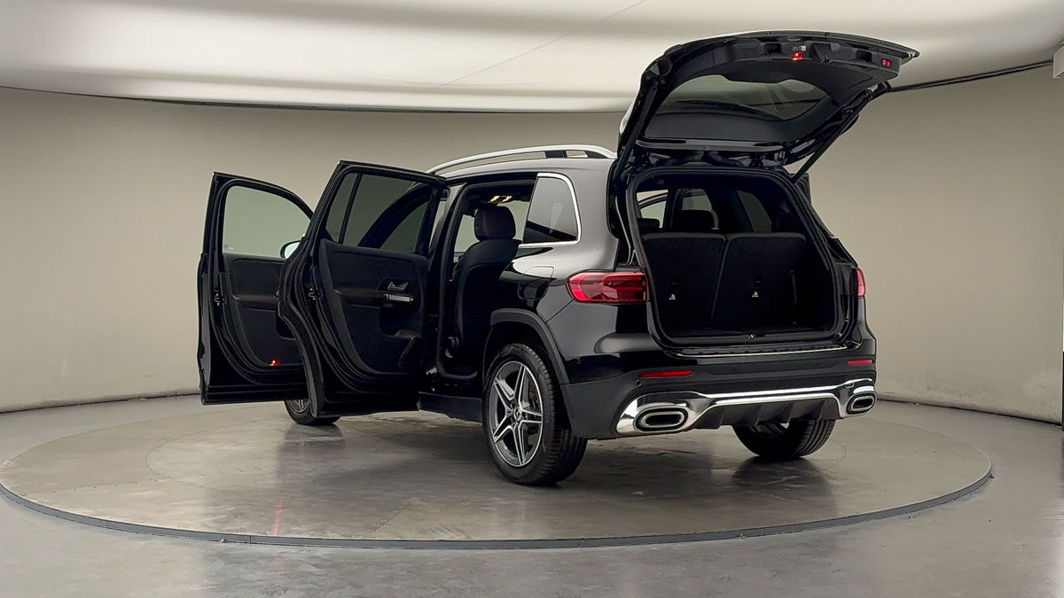 Mercedes-Benz GLB Image 23