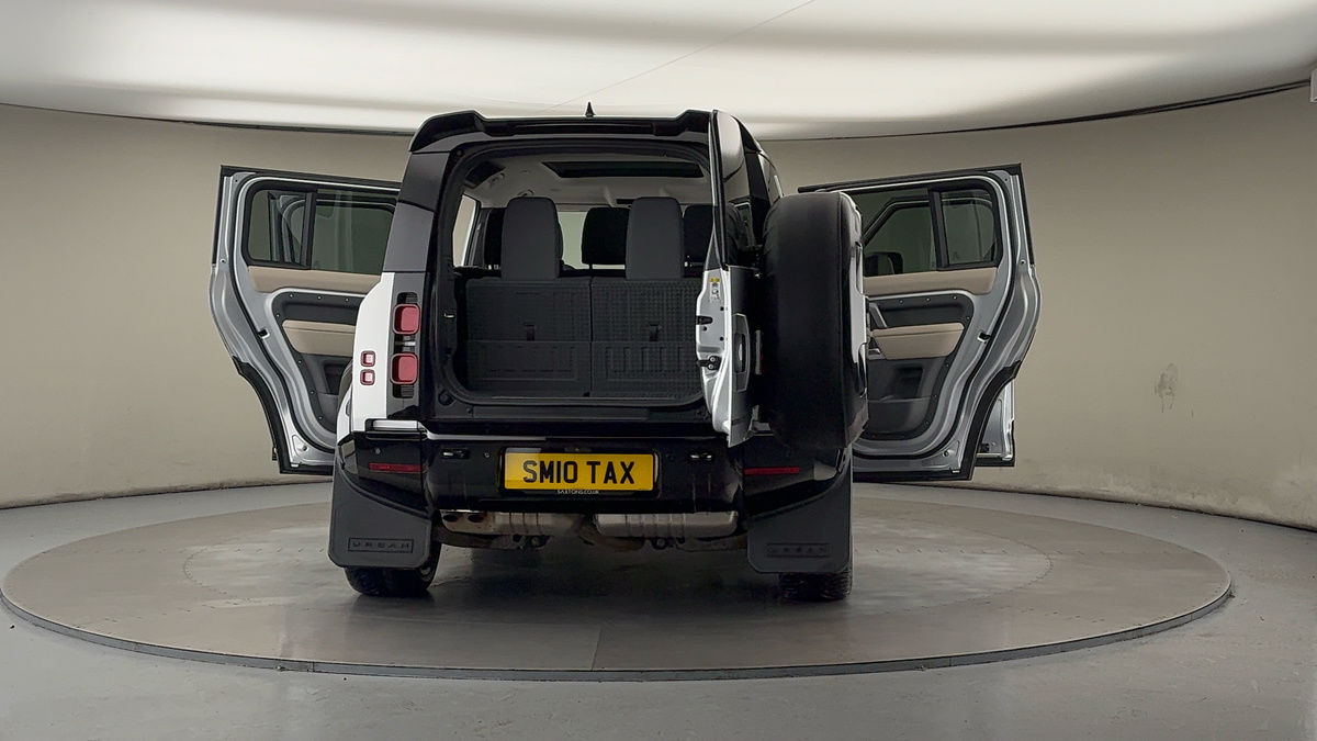 More views of Land Rover Defender 110