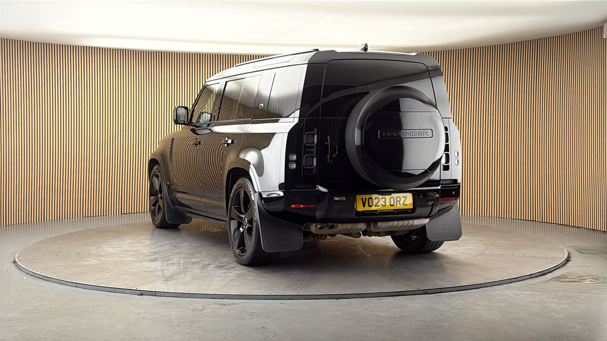 More views of Land Rover Defender 110