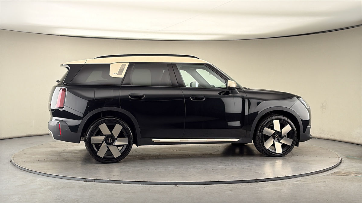 More views of MINI Countryman