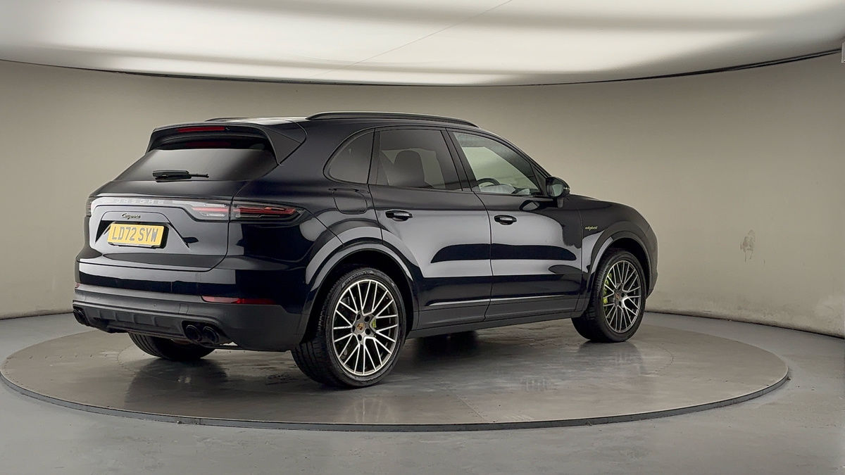 Porsche Cayenne Image 21