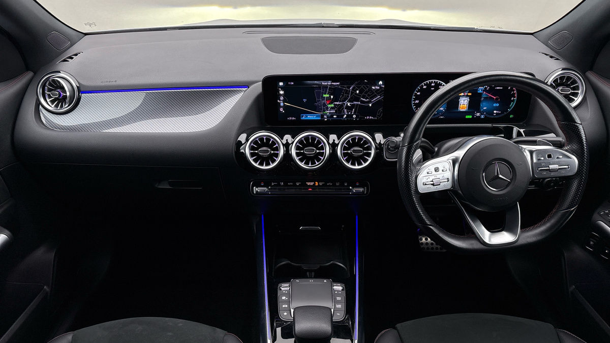 Mercedes-Benz GLA Image 12