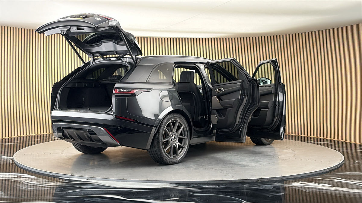 More views of Land Rover Range Rover Velar