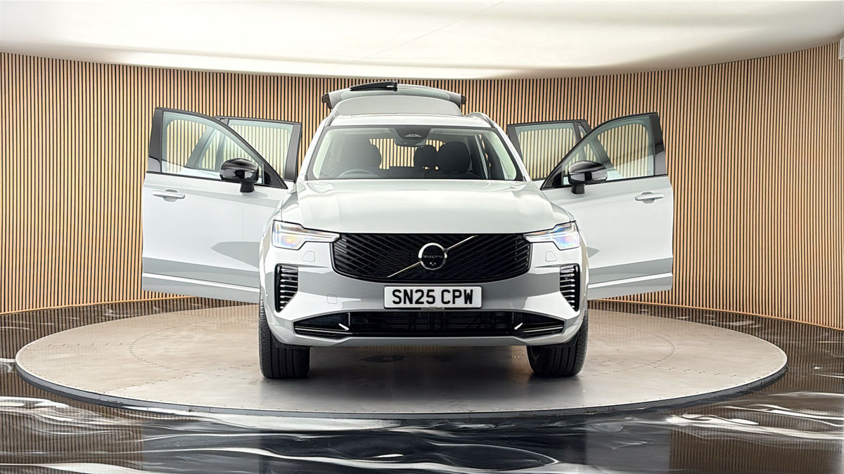 More views of Volvo XC90