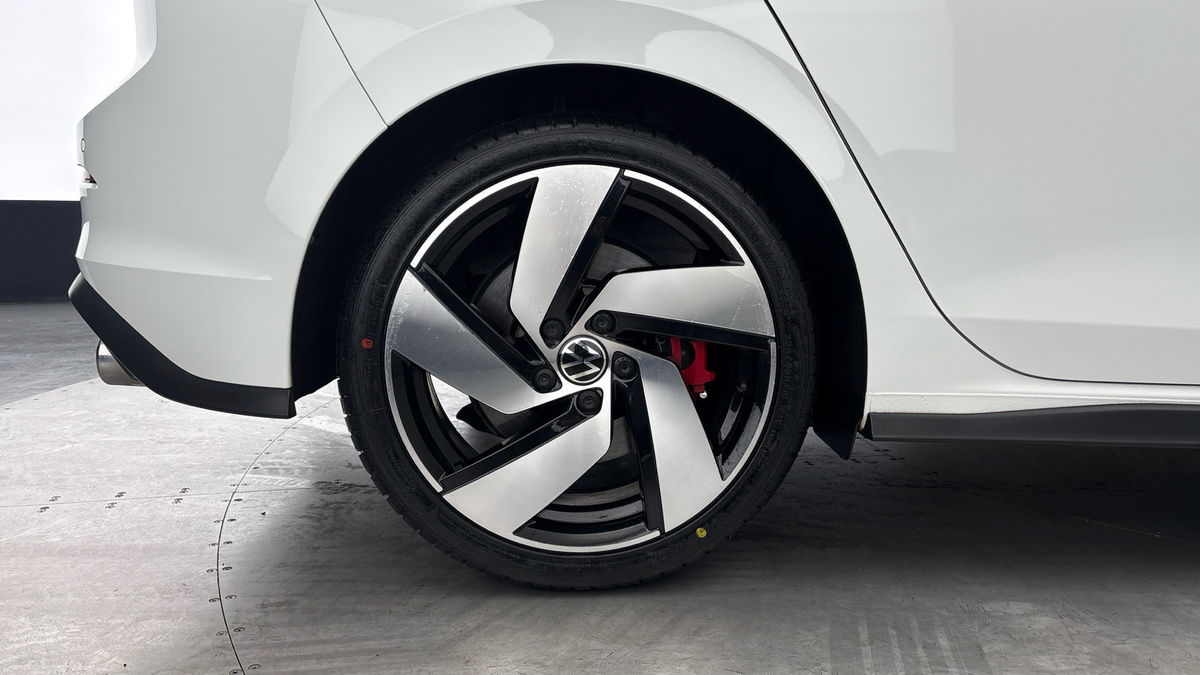 Volkswagen Golf Image 10