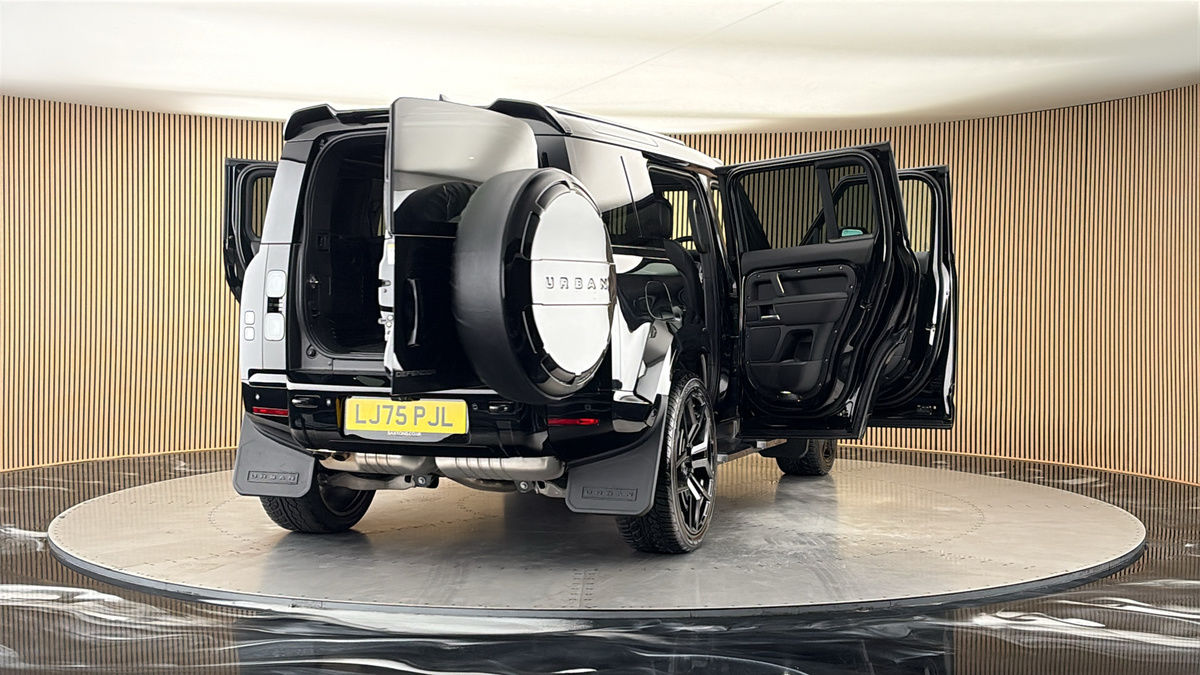 More views of Land Rover Defender 110