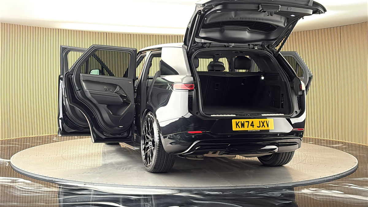 More views of Land Rover Range Rover Sport