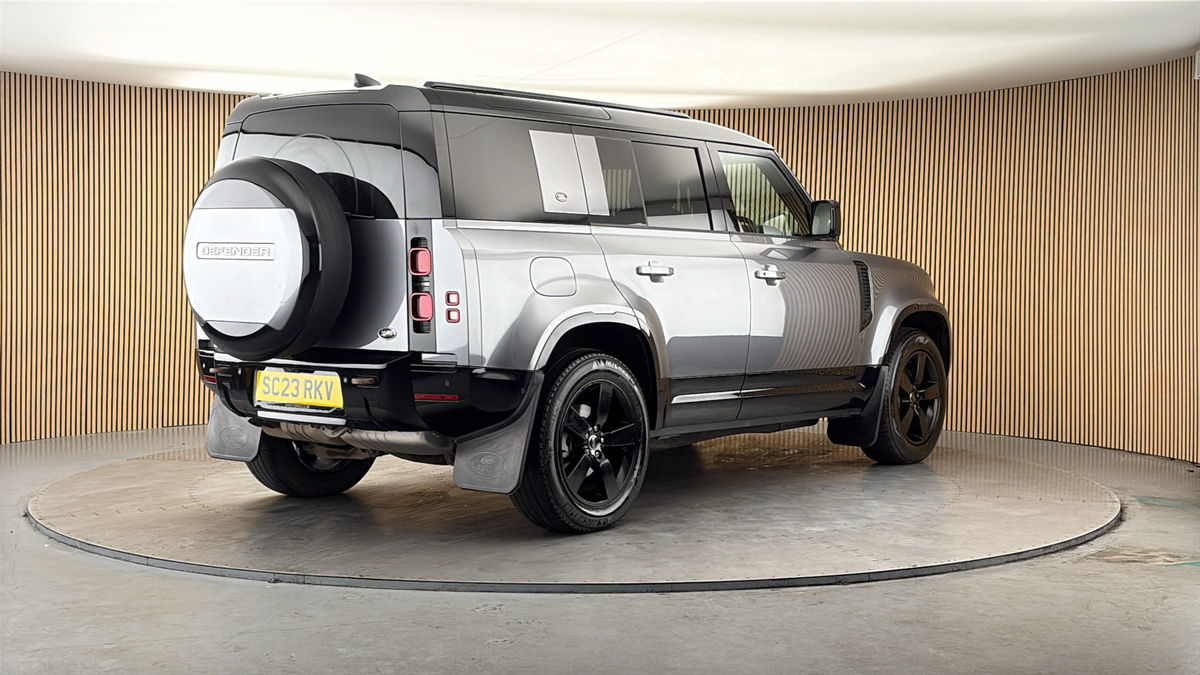 More views of Land Rover Defender 110