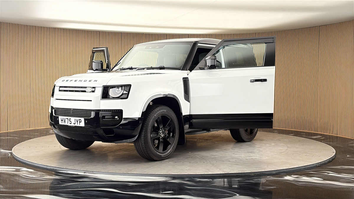More views of Land Rover Defender 90
