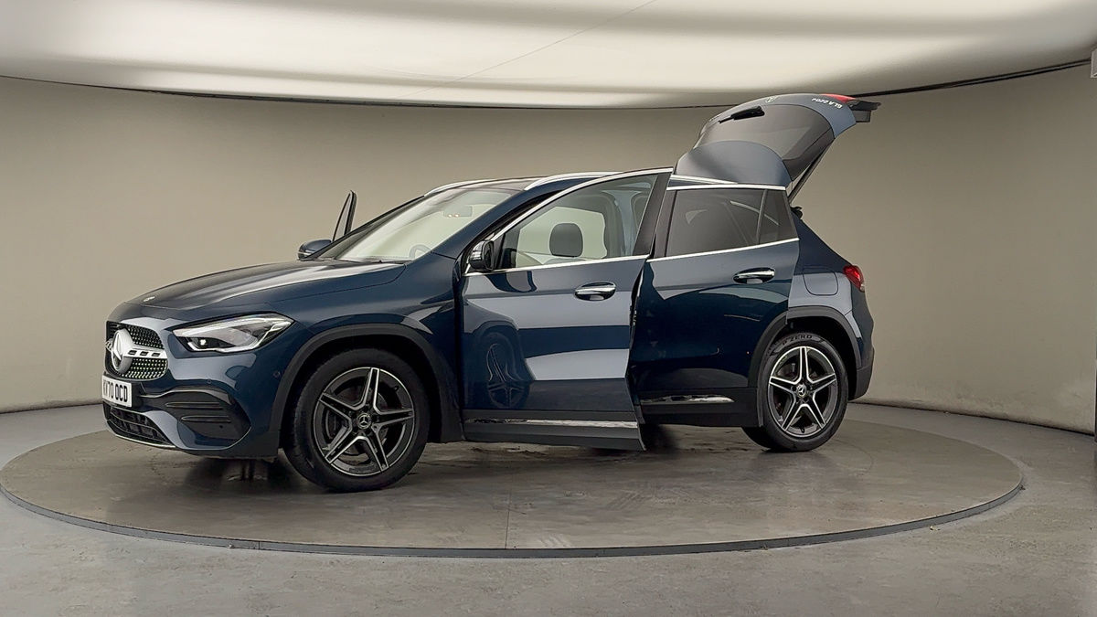 More views of Mercedes-Benz GLA