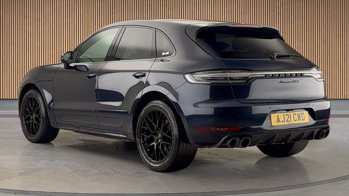 Porsche Macan Image 2