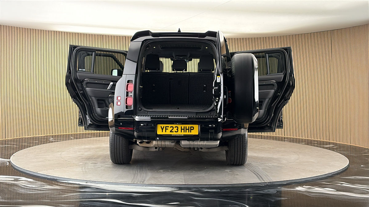 More views of Land Rover Defender 110