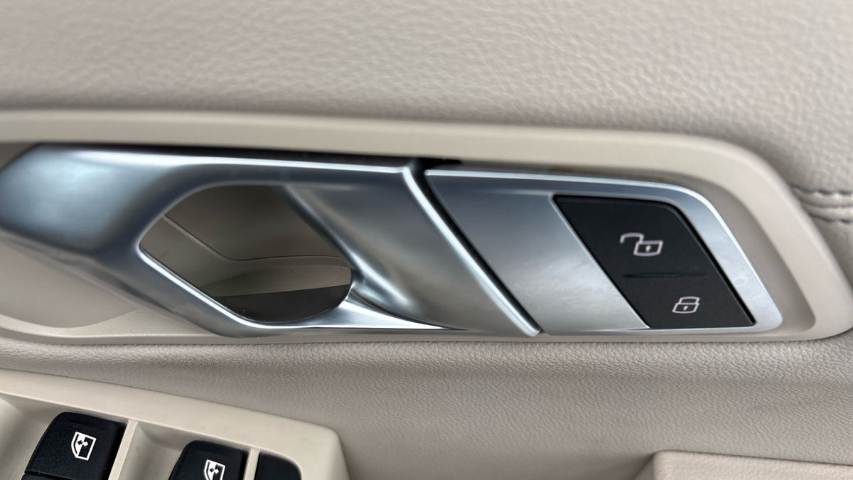 BMW 3 Series Image 26