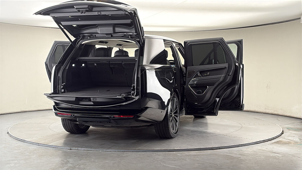 More views of Land Rover Range Rover