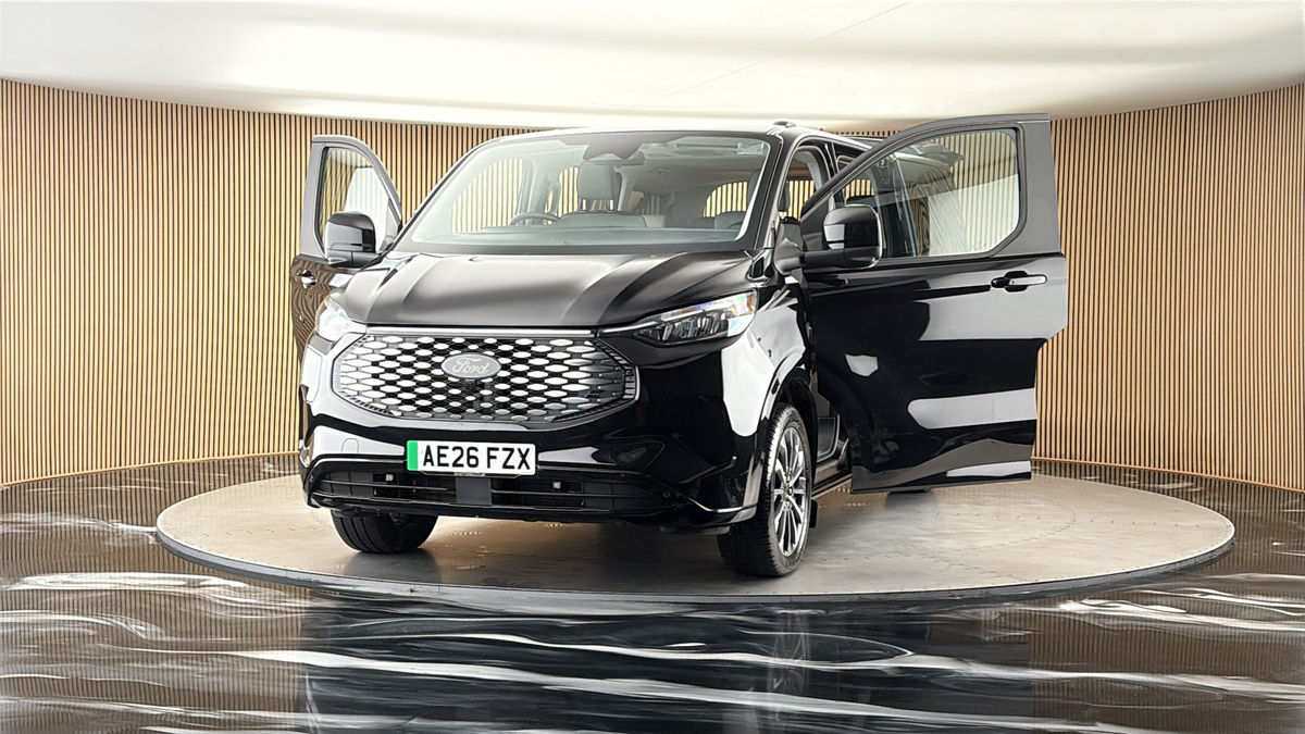 More views of Ford E-Tourneo Custom