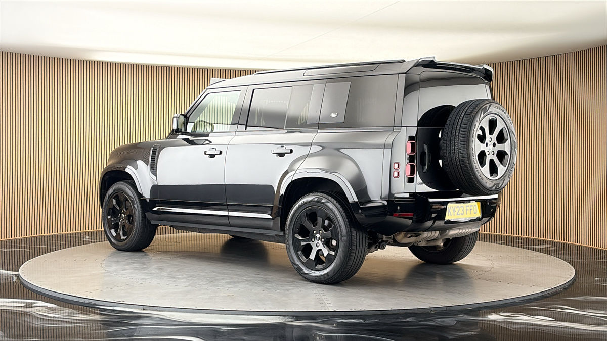 More views of Land Rover Defender 110