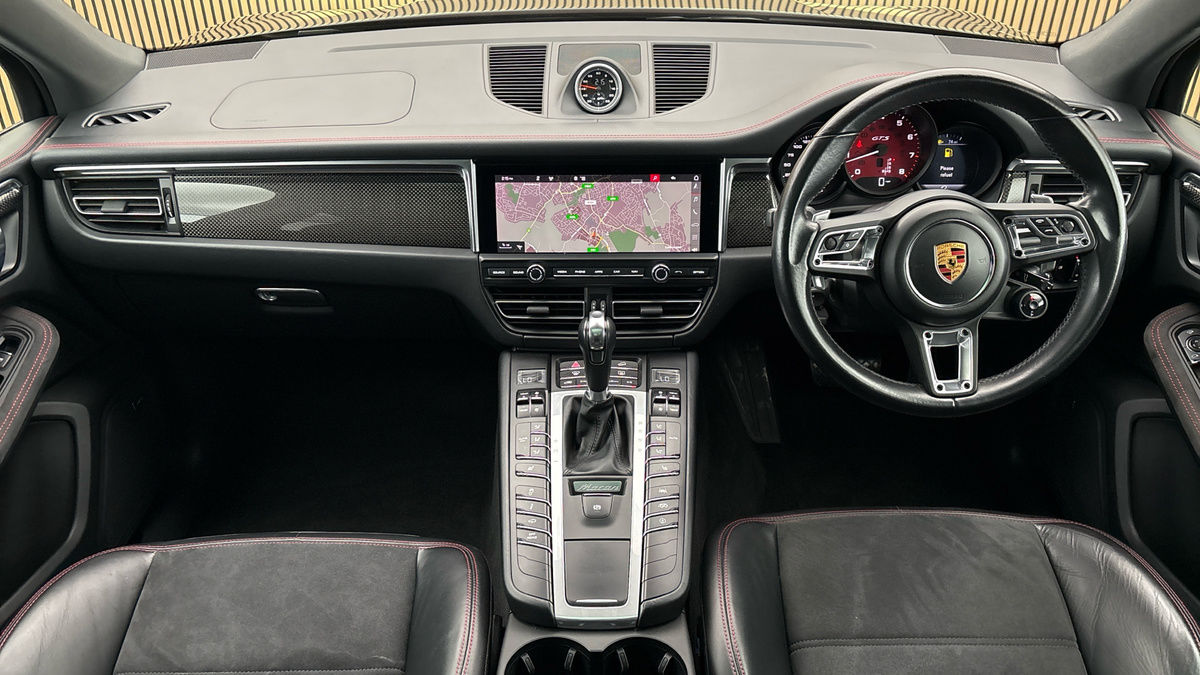 Porsche Macan Image 12