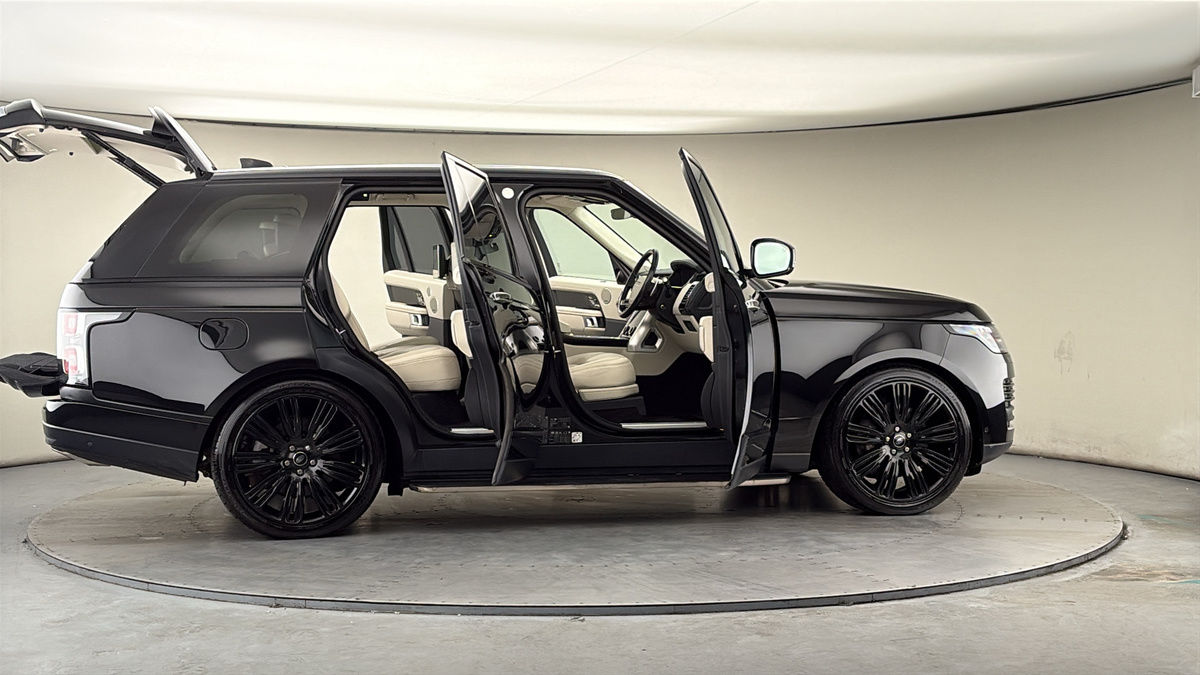 More views of Land Rover Range Rover