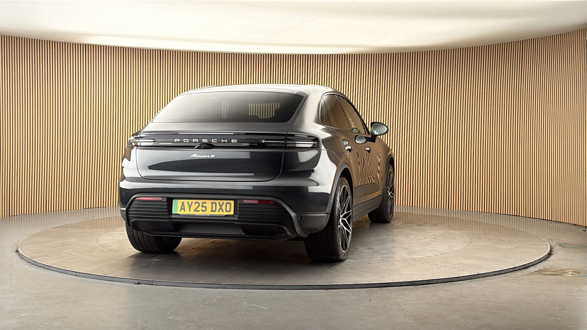 More views of Porsche Macan