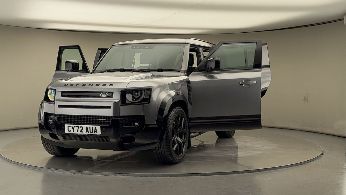 More views of Land Rover Defender 110