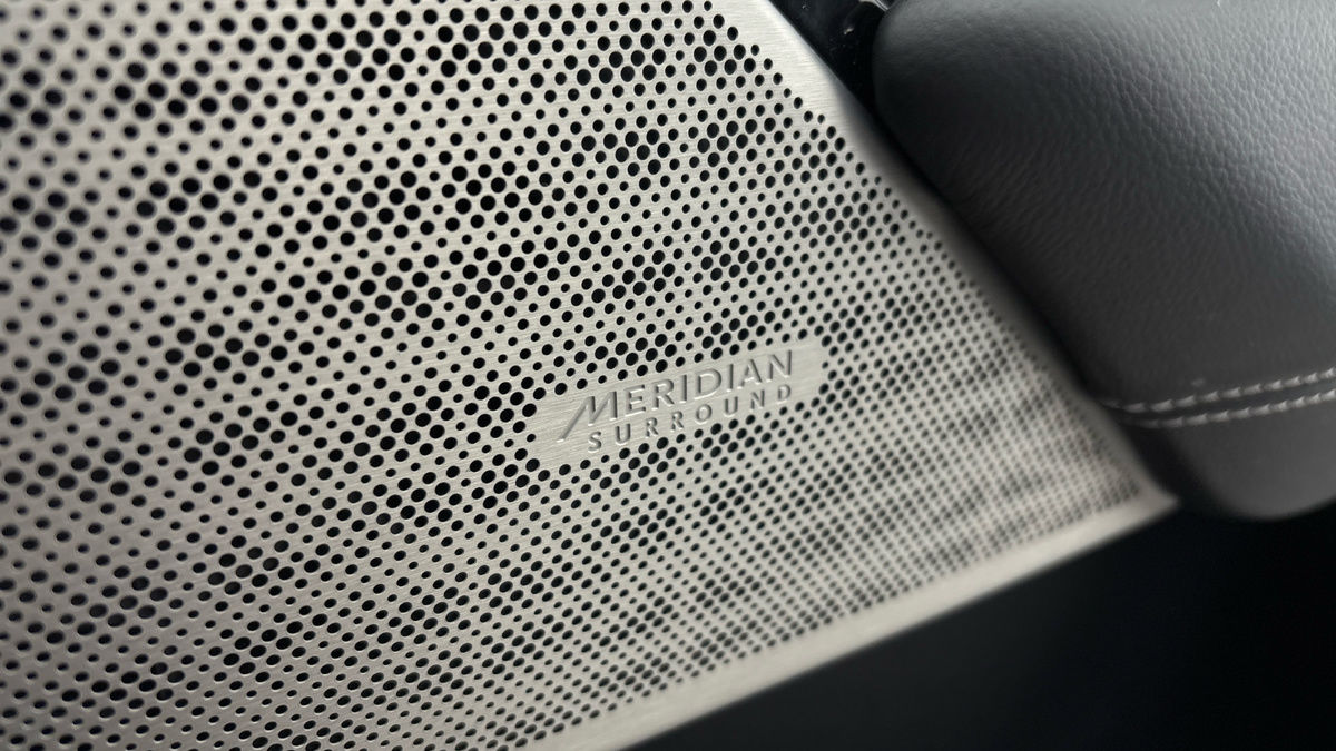 Land Rover Range Rover Velar Image 25