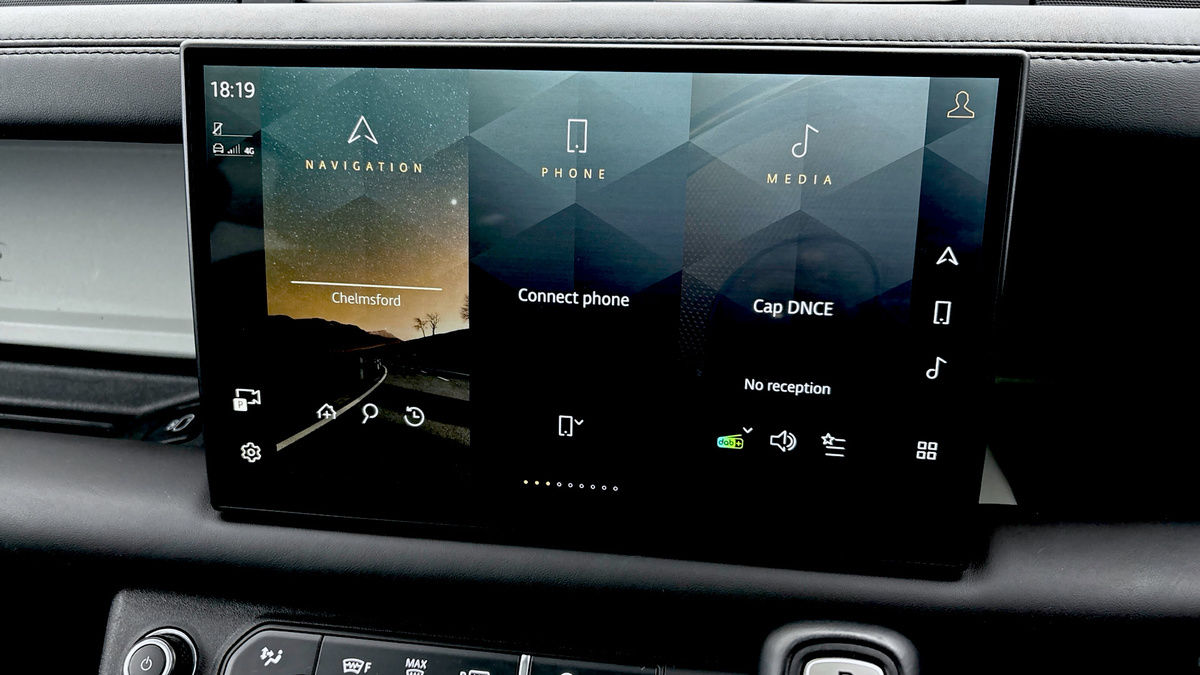 Land Rover Defender 110 Urban Image 17