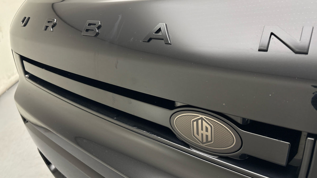 Land Rover Defender 130 Urban Image 24