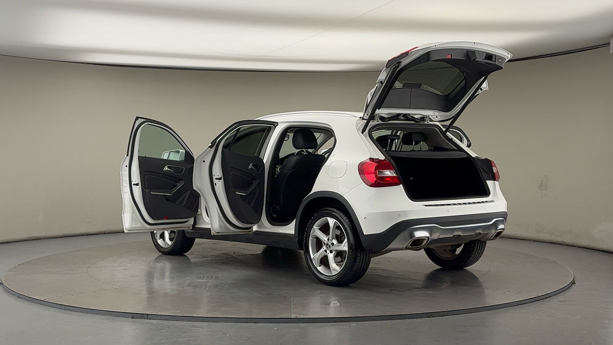 More views of Mercedes-Benz GLA