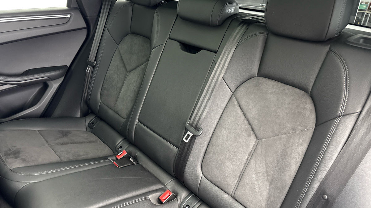 Porsche Macan Image 8