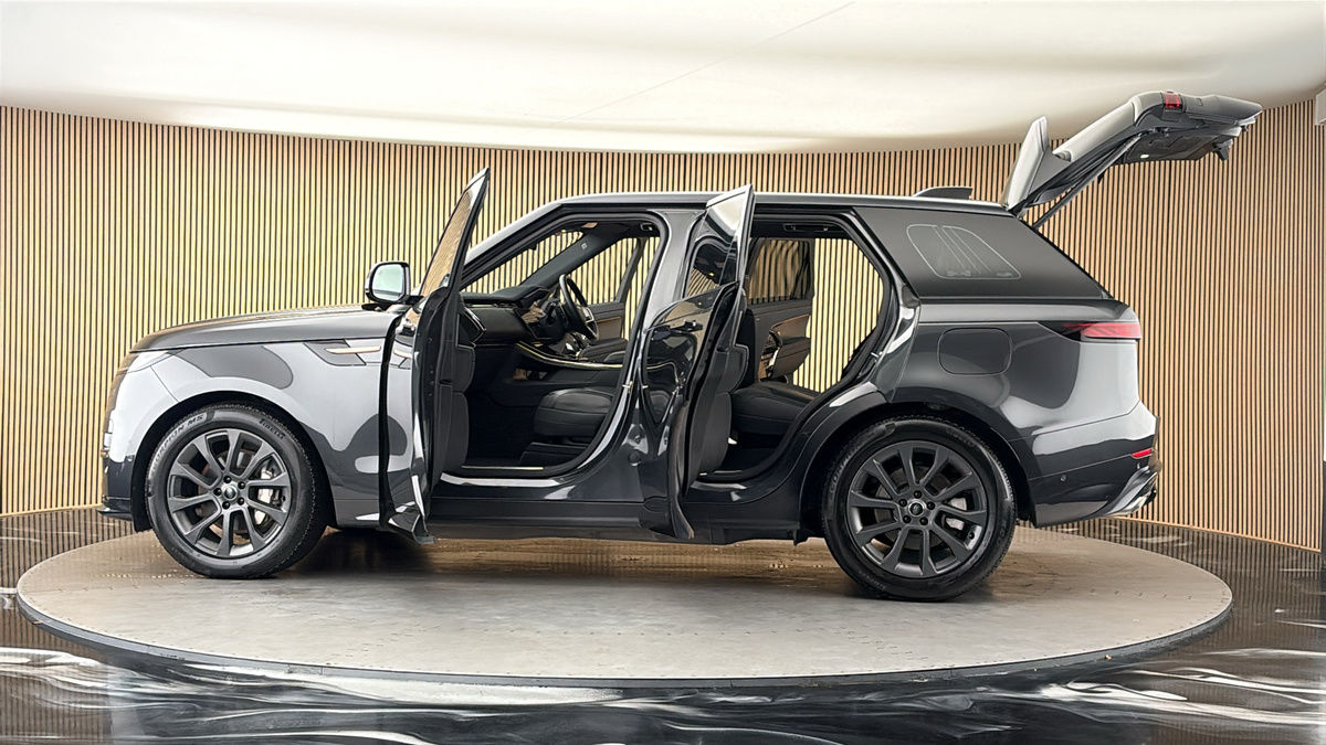 More views of Land Rover Range Rover Sport