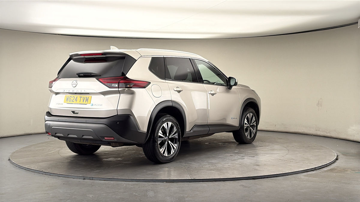 More views of Nissan X-Trail
