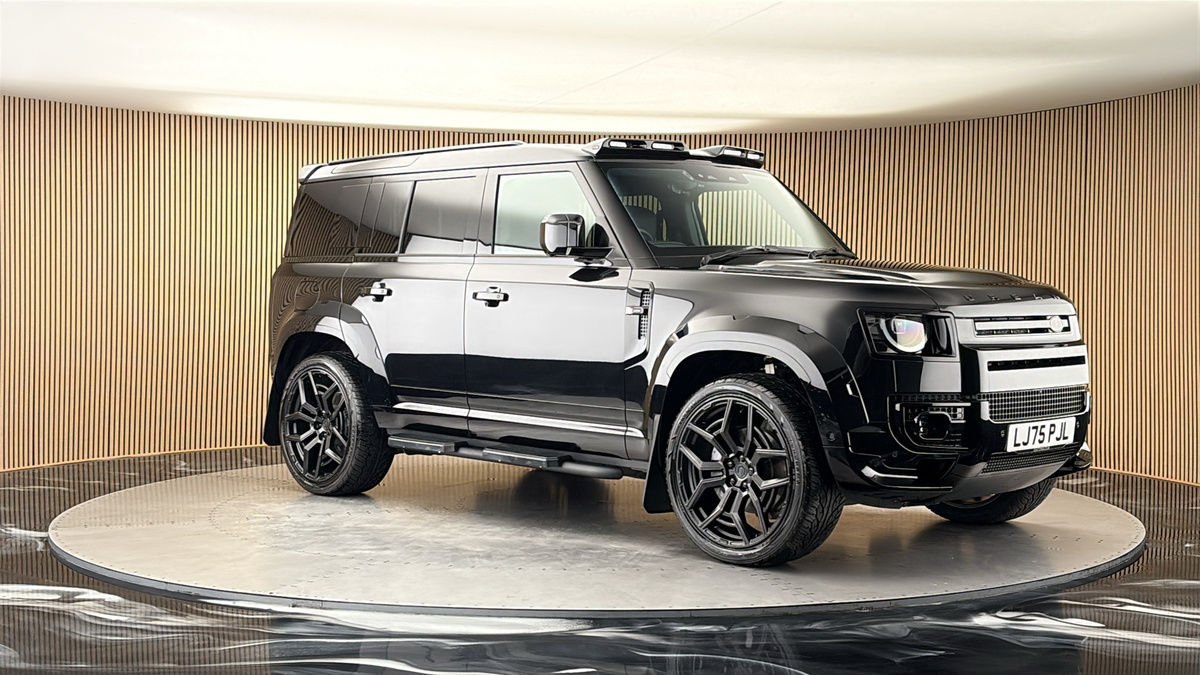 More views of Land Rover Defender 110