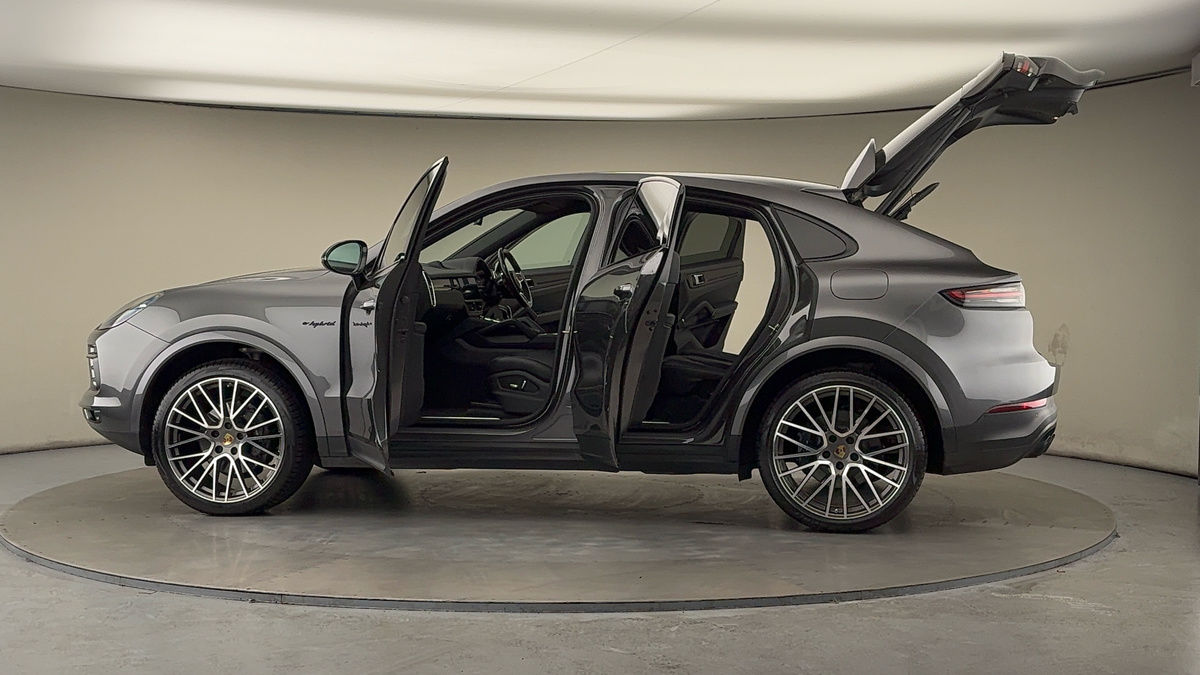 More views of Porsche Cayenne