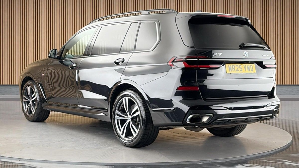 BMW X7 Image 2