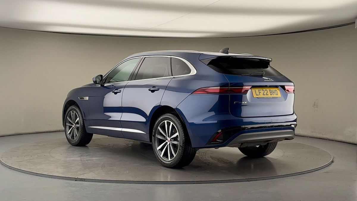 Jaguar F-PACE Image 2