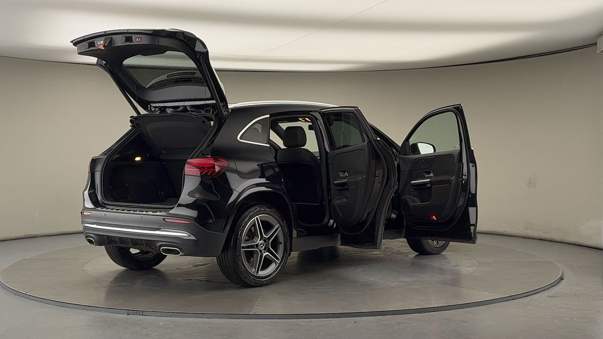 More views of Mercedes-Benz GLA