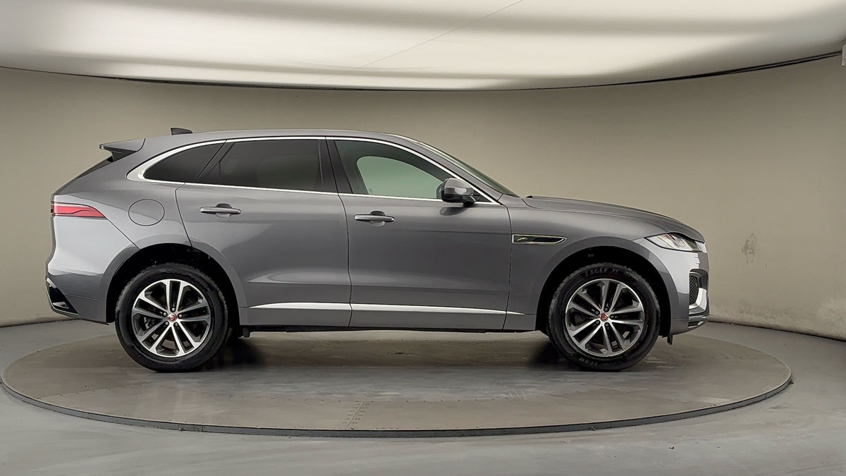 Jaguar F-PACE Image 16
