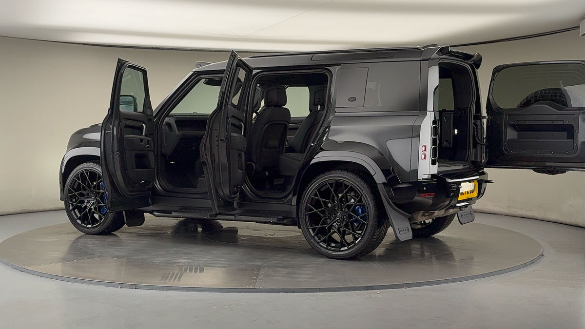 More views of Land Rover Defender 110