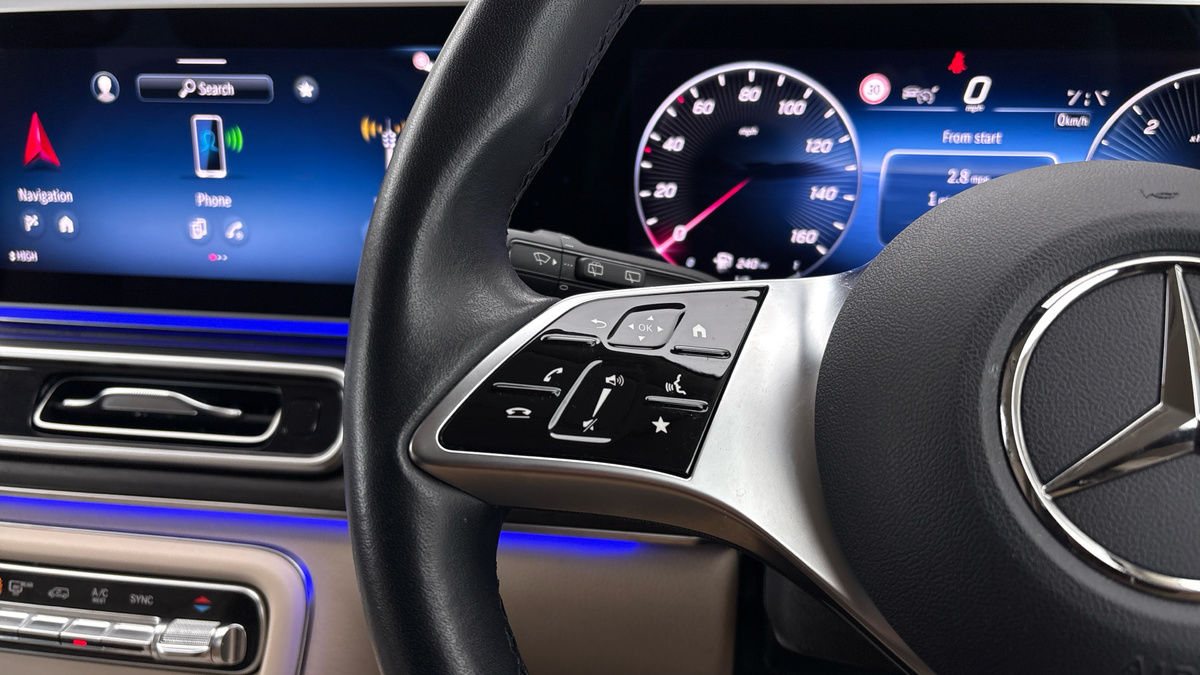 Mercedes-Benz V Class Image 13