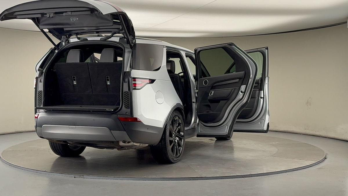 More views of Land Rover Discovery