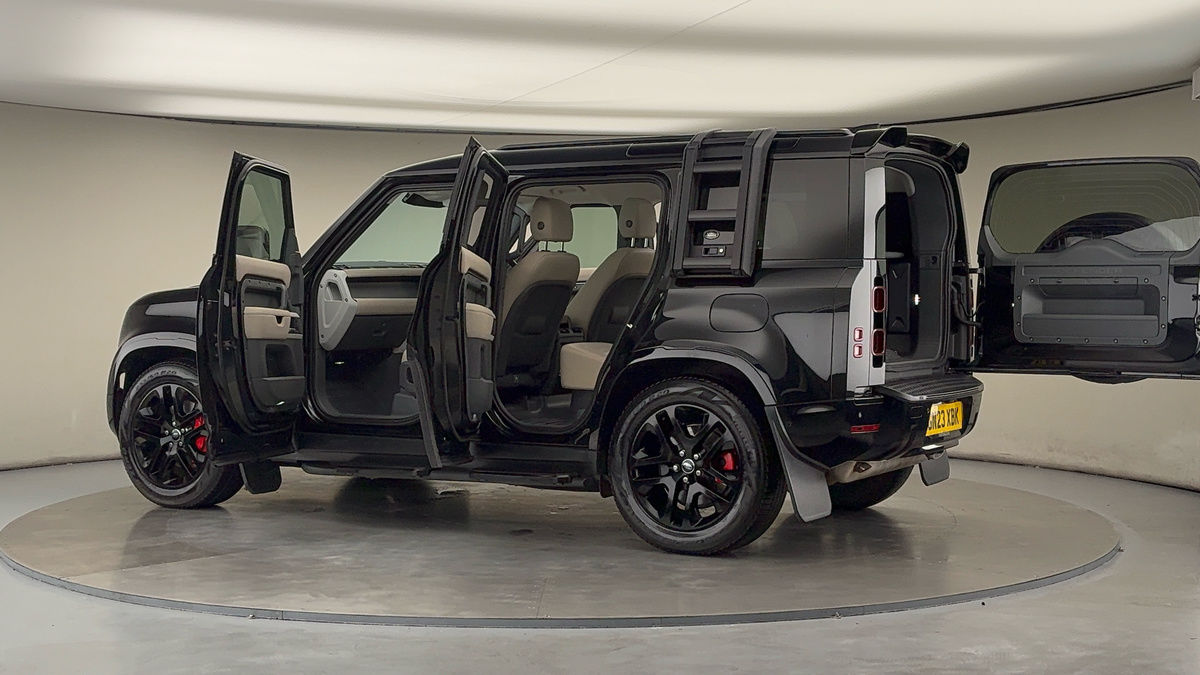More views of Land Rover Defender 110