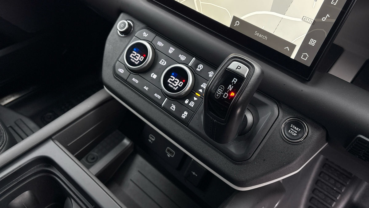 Land Rover Defender 110 Urban Image 6