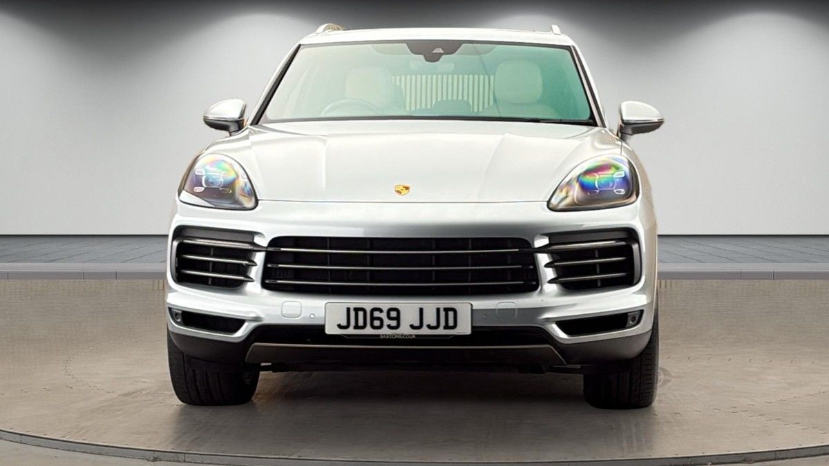 Porsche Cayenne Image 3