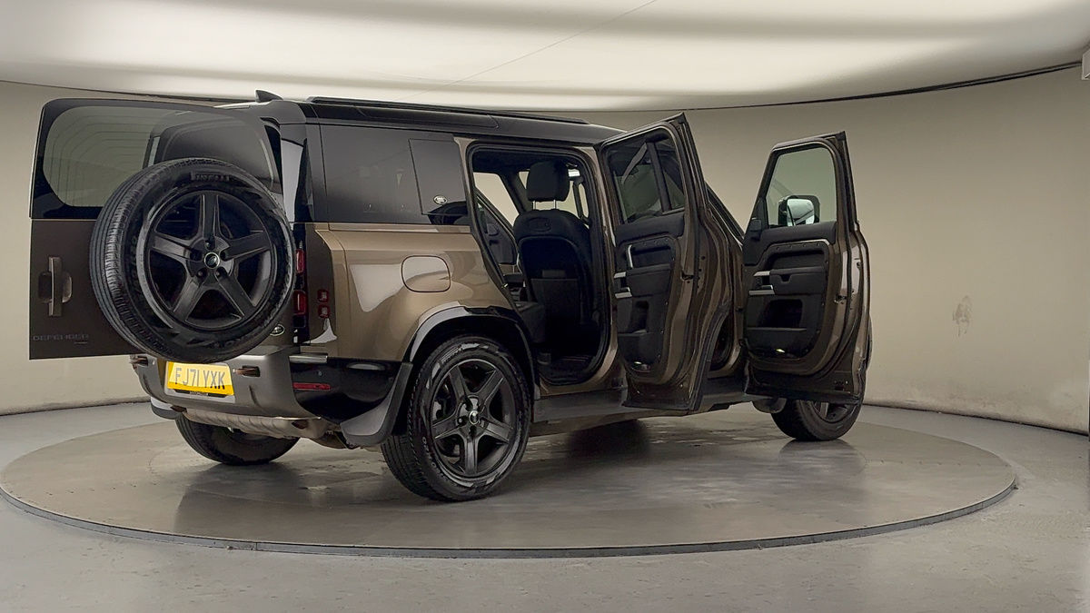 More views of Land Rover Defender 110