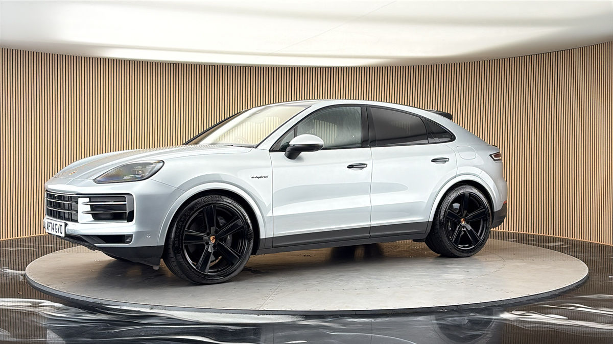 More views of Porsche Cayenne