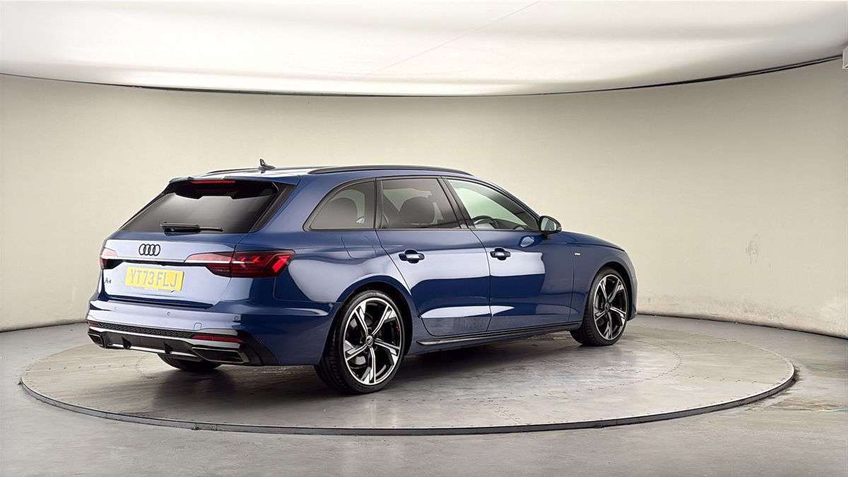 Audi A4 Avant Image 21