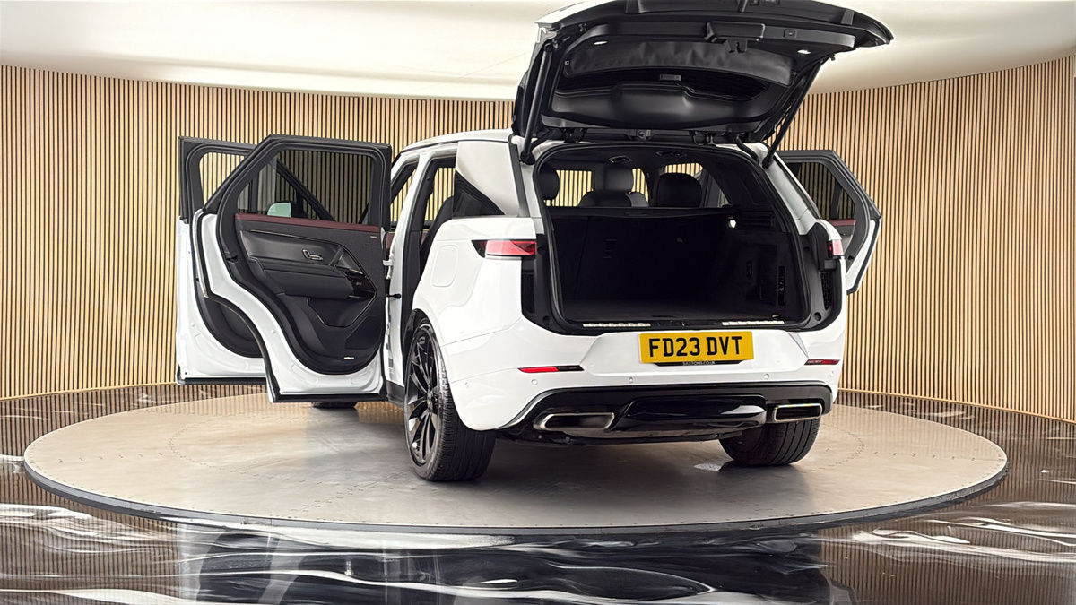 More views of Land Rover Range Rover Sport