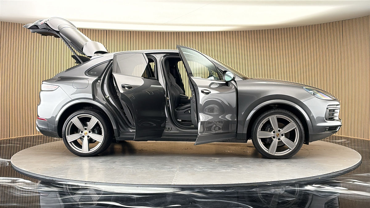 More views of Porsche Cayenne