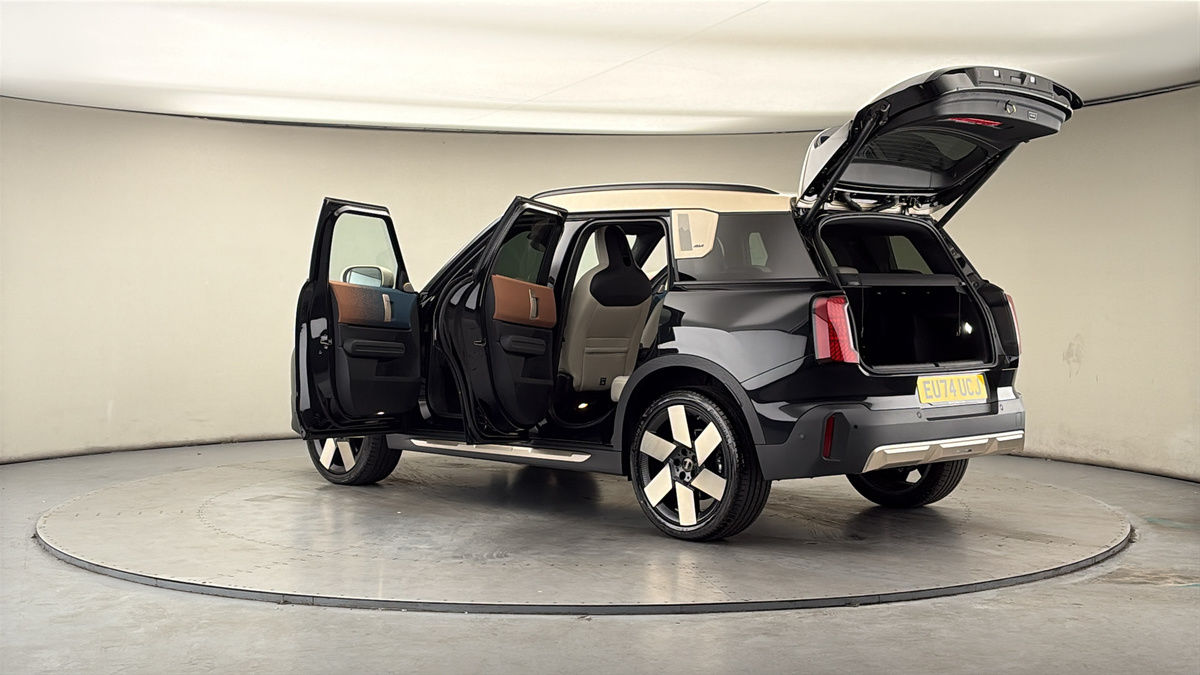 More views of MINI Countryman