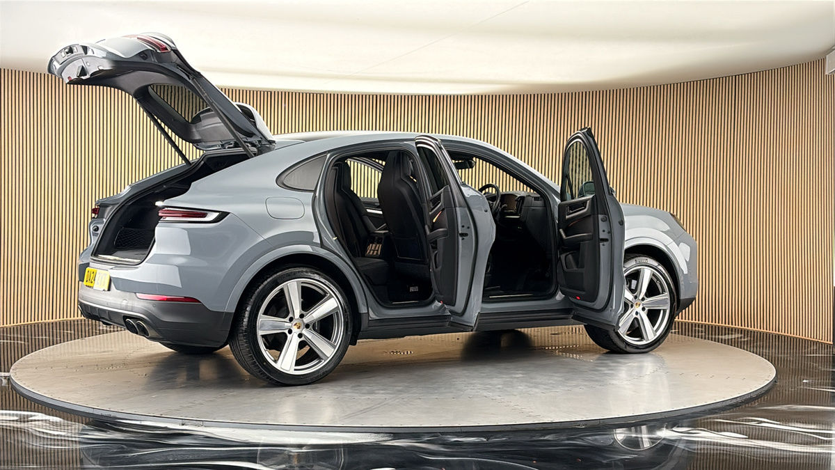 More views of Porsche Cayenne